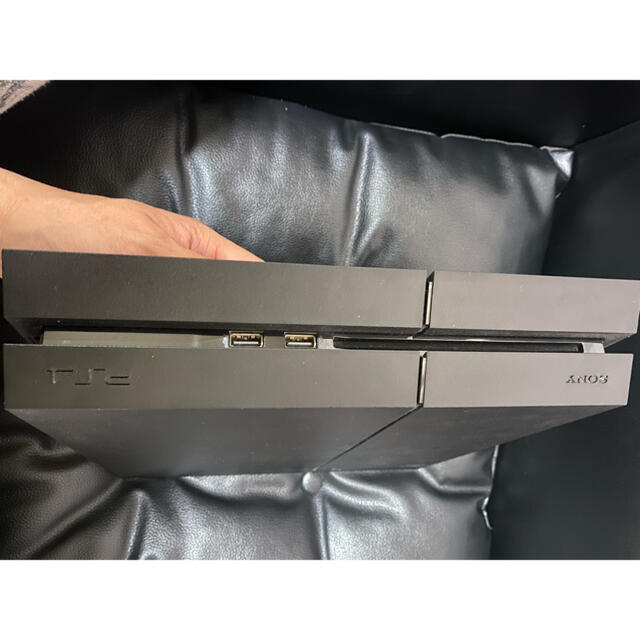 PlayStation4(プレイステーション4)のPS4 1200A 500GB 本体 エンタメ/ホビーのゲームソフト/ゲーム機本体(家庭用ゲーム機本体)の商品写真