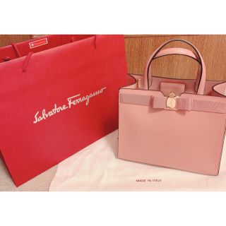 サルヴァトーレフェラガモ(Salvatore Ferragamo)の再出品！申請順でのお譲りになります。(ハンドバッグ)