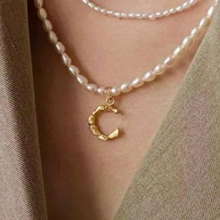 パールバンブーイニシャルネックレス「C」 ゴールド  zara セリーヌ　18k(ネックレス)