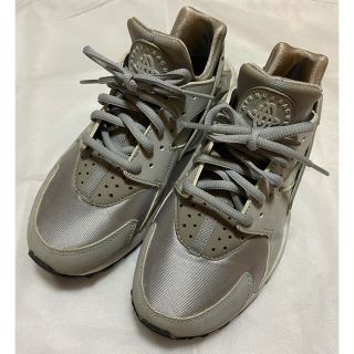 ナイキ(NIKE)のNIKE ナイキ スニーカー　エアハラチ　シルバー(スニーカー)