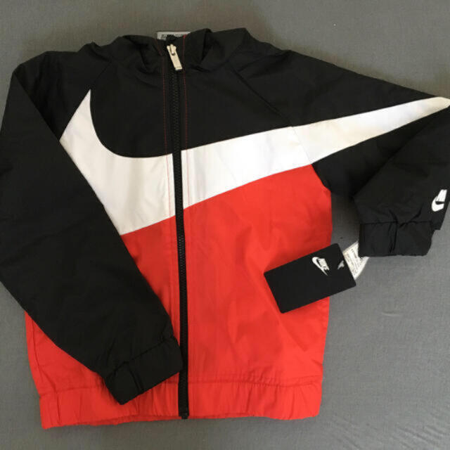 NIKE(ナイキ)のNIKE ウィンドブレーカー キッズ/ベビー/マタニティのキッズ服男の子用(90cm~)(ジャケット/上着)の商品写真