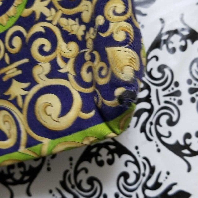 Gianni Versace(ジャンニヴェルサーチ)のヴェルサーチ　ショルダーバッグ　ハンドバッグ レディースのバッグ(ショルダーバッグ)の商品写真