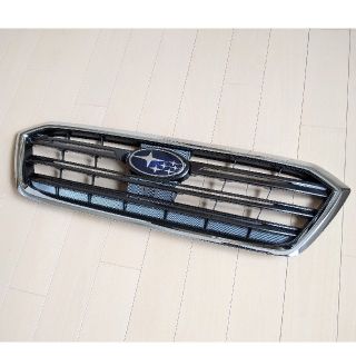 スバル(スバル)のスバルレヴォーグフロントグリル　新品(車種別パーツ)