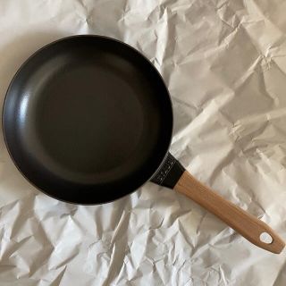 ストウブ(STAUB)の本日最終♪staub ウッドハンドルフライパン24cm(鍋/フライパン)