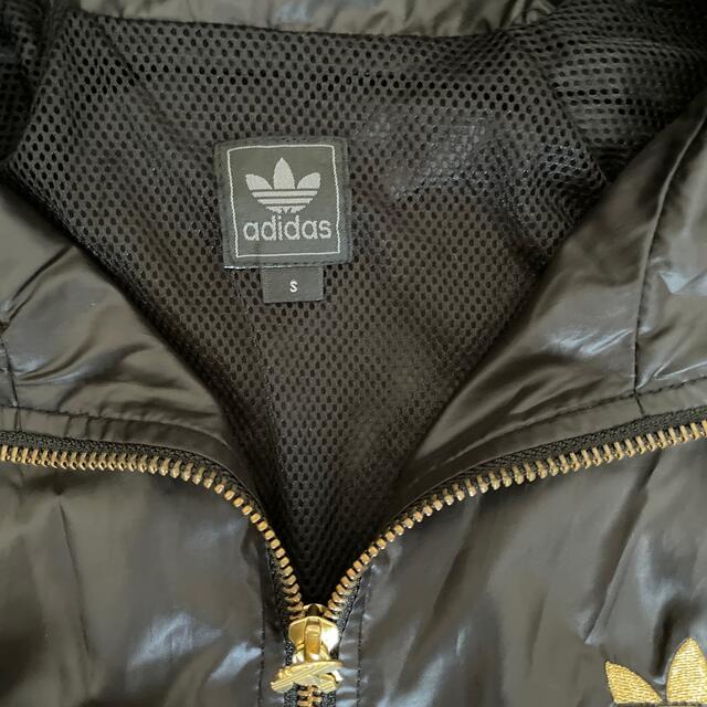 adidas(アディダス)の【しょーたさま専用】アディダスオリジナルス　黒金 メンズのジャケット/アウター(ナイロンジャケット)の商品写真