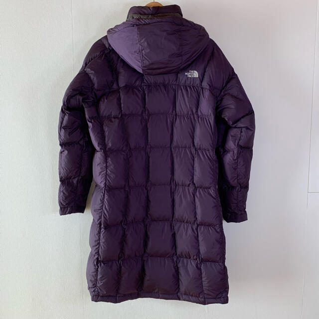 THE NORTH FACE(ザノースフェイス)のUSA規格ノースフェイス　ロングダウンフーディー　L  パープル　グースダウン レディースのジャケット/アウター(ダウンジャケット)の商品写真