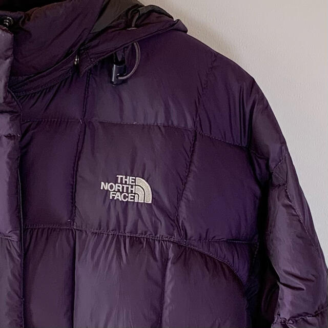 THE NORTH FACE(ザノースフェイス)のUSA規格ノースフェイス　ロングダウンフーディー　L  パープル　グースダウン レディースのジャケット/アウター(ダウンジャケット)の商品写真