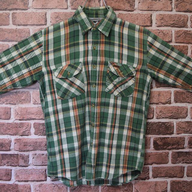 carhartt(カーハート)の《カーハート》グリーン系チェック柄　ワンポイントタグ　Mサイズ　ネルシャツ メンズのトップス(シャツ)の商品写真