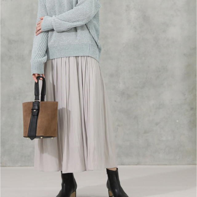 AuieF(アウィーエフ)のGready Brilliant. 割繊デシンギャザースカート レディースのスカート(ロングスカート)の商品写真