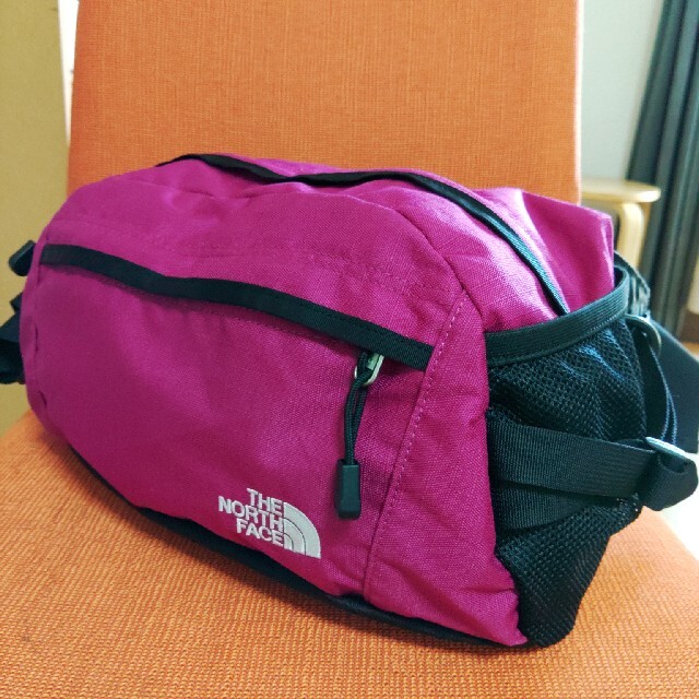 THE NORTH FACE(ザノースフェイス)のノースフェイス　ウエストバッグ　クラシックカンガ レディースのバッグ(ボディバッグ/ウエストポーチ)の商品写真