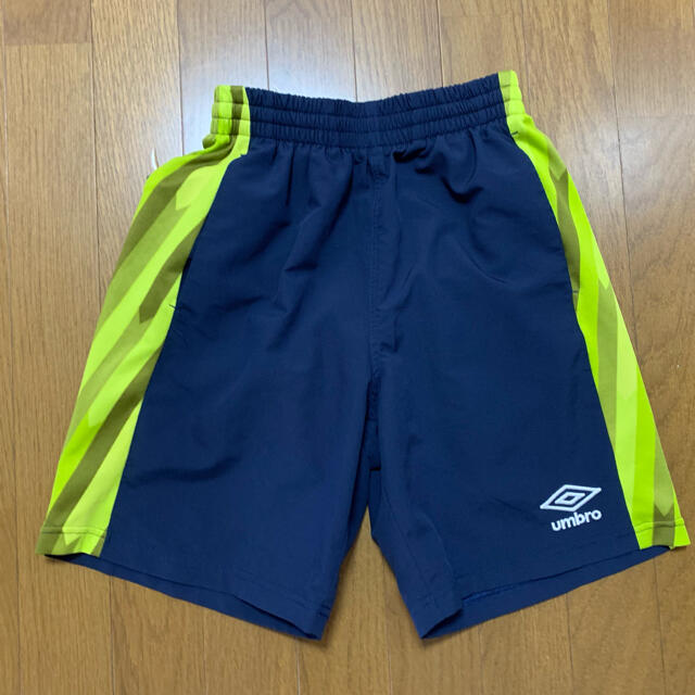 UMBRO(アンブロ)のumbroハーフパンツ　150cm スポーツ/アウトドアのサッカー/フットサル(その他)の商品写真