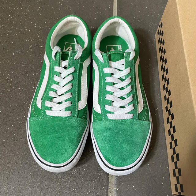 VANS(ヴァンズ)のバンズ【VANS】オールドスクール　OLD SKOOL 緑　グリーン　25cm メンズの靴/シューズ(スニーカー)の商品写真