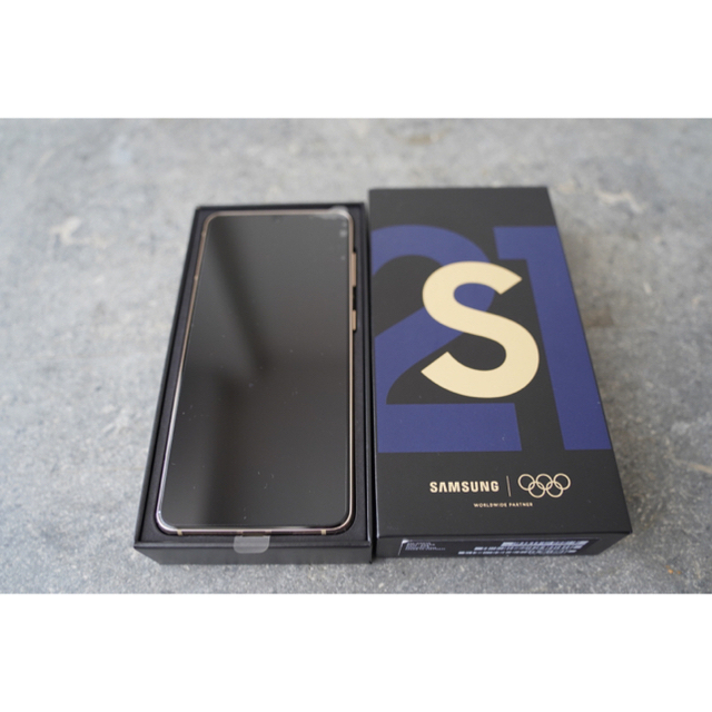 Galaxy(ギャラクシー)のGalaxy S21 5G Olympic Athlete Edition スマホ/家電/カメラのスマートフォン/携帯電話(スマートフォン本体)の商品写真