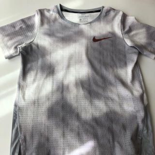 ナイキ(NIKE)のナイキ　Tシャツ(Tシャツ/カットソー)