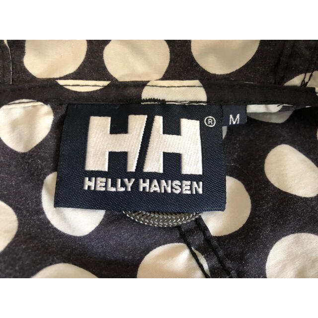 HELLY HANSEN(ヘリーハンセン)のミゲルさま専用　HELLY HANSEN パーカー　シャカシャカ　M メンズのジャケット/アウター(ナイロンジャケット)の商品写真