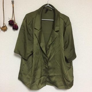 エイチアンドエム(H&M)のサテン風 シャツ♩(シャツ/ブラウス(半袖/袖なし))