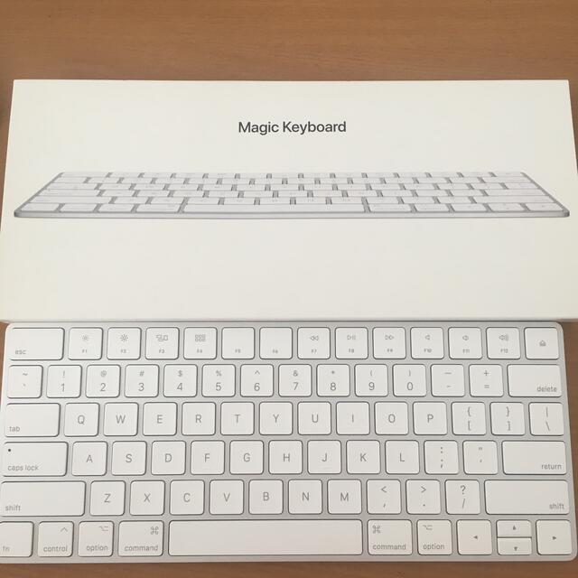 Apple(アップル)のApple Magic Keyboard (US配列) スマホ/家電/カメラのPC/タブレット(PC周辺機器)の商品写真