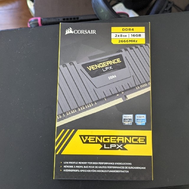 Corsair DDR4-2666 16GB PCメモリ スマホ/家電/カメラのPC/タブレット(PCパーツ)の商品写真