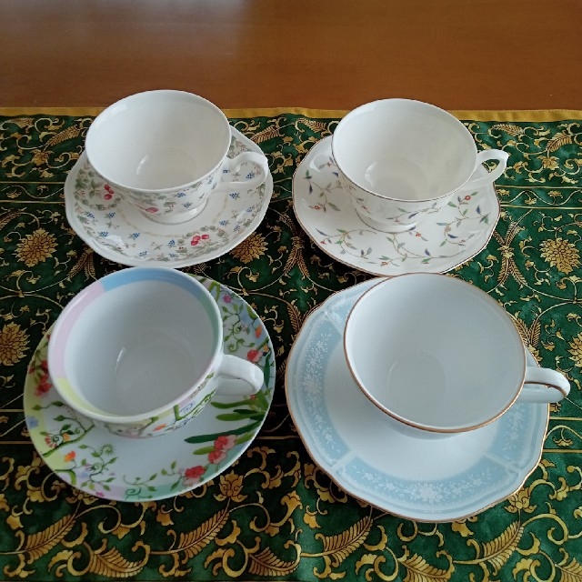 Noritake(ノリタケ)のコーヒーカップ　4客　(ノリタケ、ORIBE、他)　 インテリア/住まい/日用品のキッチン/食器(食器)の商品写真