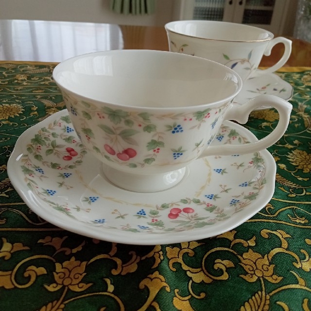 Noritake(ノリタケ)のコーヒーカップ　4客　(ノリタケ、ORIBE、他)　 インテリア/住まい/日用品のキッチン/食器(食器)の商品写真