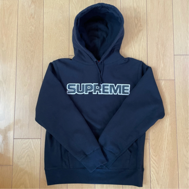 シュプリームボックスロゴSupreme perforated leather hooded パーカー