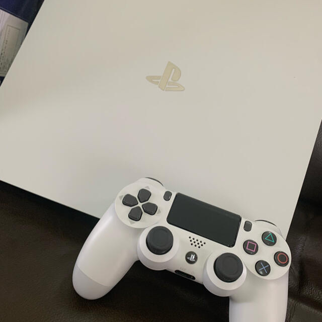 PlayStation4(プレイステーション4)のps4 SONY PlayStation4 Pro本体 CUH-7200BB02 エンタメ/ホビーのゲームソフト/ゲーム機本体(家庭用ゲーム機本体)の商品写真