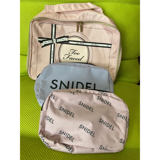 SNIDEL(スナイデル)の新品未使用 snidel ポーチ 付録 3点セット レディースのファッション小物(ポーチ)の商品写真