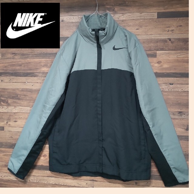 NIKE(ナイキ)の【価格変更済み】NIKE　ナイキ　ワンポイントロゴ　ナイロンパーカー メンズのジャケット/アウター(ナイロンジャケット)の商品写真