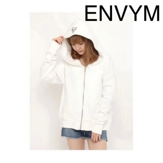 ENVYM(アンビー)のENVYM ツイントライアングルパーカー オフ レディースのトップス(パーカー)の商品写真