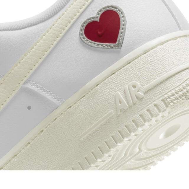 NIKE AIR FORCE 1 "VALENTINE'S DAY"