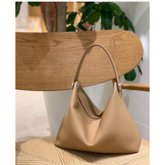 新品未使用☆IACUCCI イアクッチ⭐︎ワンハンドルバッグ☆キャメル 熱 ...