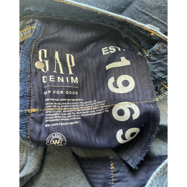 GAP(ギャップ)のGAP ダメージデニム　ジーンズ レディースのパンツ(デニム/ジーンズ)の商品写真