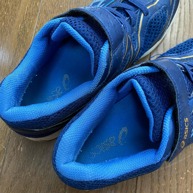 asics(アシックス)のasics 運動靴＊22.5cm キッズ/ベビー/マタニティのキッズ靴/シューズ(15cm~)(スニーカー)の商品写真