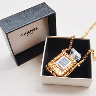 CHANEL　香水　ネックレス　美品　正規品　COCO　香水ビン　アクセサリー