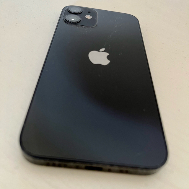 Apple(アップル)の美品 iPhone12 mini black 128GB simフリー スマホ/家電/カメラのスマートフォン/携帯電話(スマートフォン本体)の商品写真