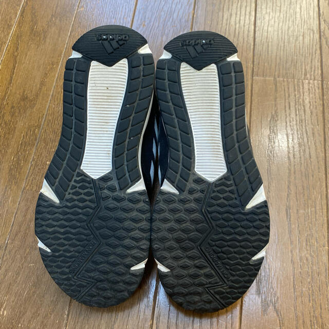 adidas(アディダス)のadidas スニーカー＊22.5cm キッズ/ベビー/マタニティのキッズ靴/シューズ(15cm~)(スニーカー)の商品写真