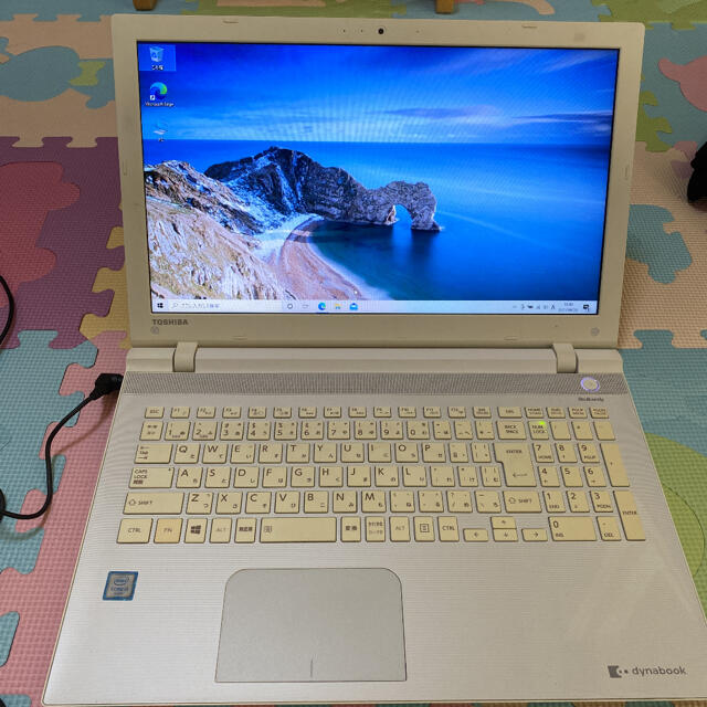 東芝のノートパソコン Dynabook AZ-25/UW