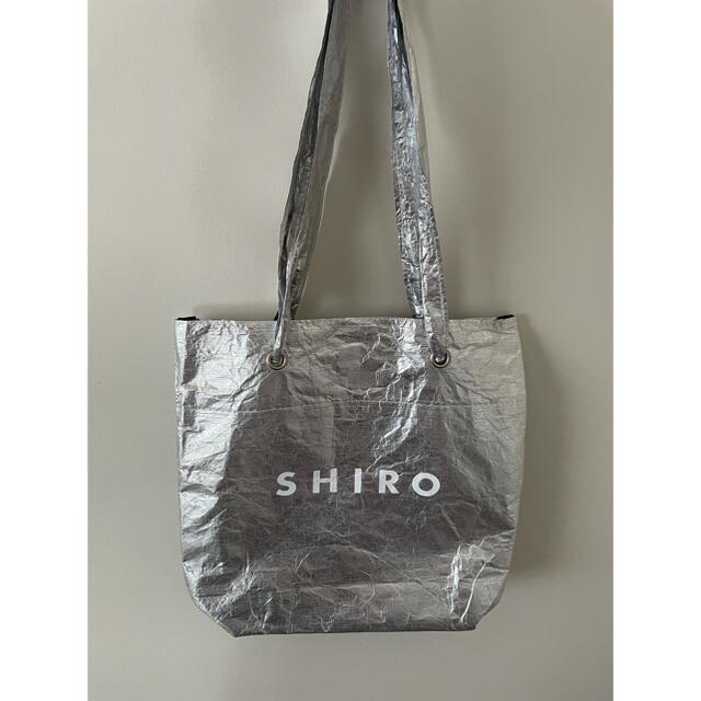 shiro(シロ)のSHIRO シルバートートバッグ（2019 クリスマスコフレ） レディースのバッグ(トートバッグ)の商品写真