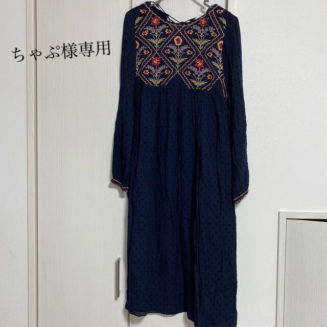 ZARA(ザラ)のZARA 刺繍　ワンピース　ネイビー レディースのワンピース(ロングワンピース/マキシワンピース)の商品写真