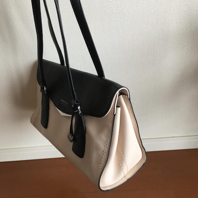 FIORELLI ショルダーバッグ レディースのバッグ(ショルダーバッグ)の商品写真