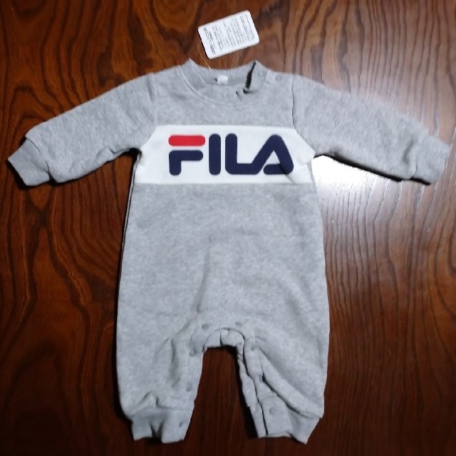 FILA(フィラ)の新品   FILA   カバーオール 70  裏起毛  肩ボタンあり キッズ/ベビー/マタニティのベビー服(~85cm)(カバーオール)の商品写真
