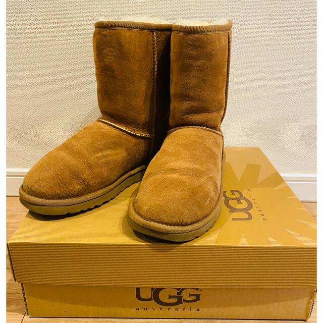 UGGムートンブーツ　クラシックショート