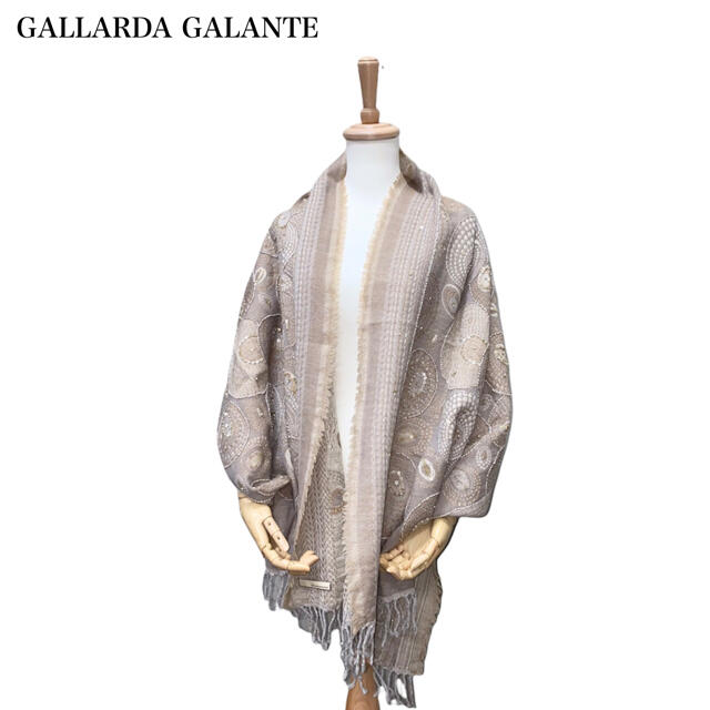 GALLARDA GALANTE(ガリャルダガランテ)の【GALLARDA  GALANTE】刺繍ショール　マフラー　ガリャルダガランテ レディースのファッション小物(マフラー/ショール)の商品写真