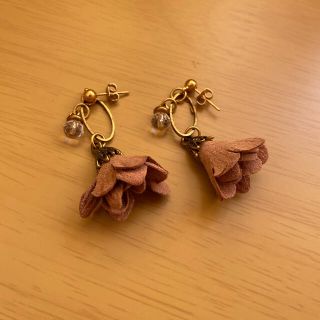 【ピアス】アンティークフラワー　くすみピンク色(ピアス)