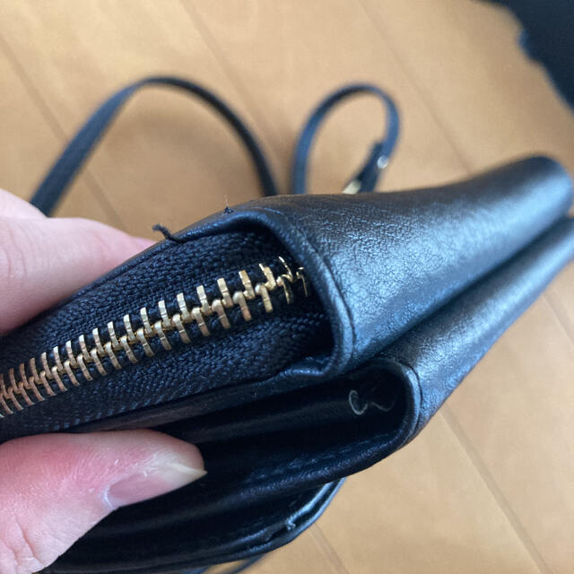 ショルダー型長財布　黒　ポーチ型 レディースのファッション小物(財布)の商品写真