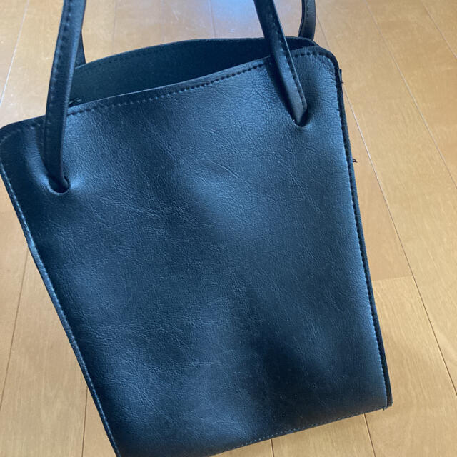 KBF(ケービーエフ)のＫＢＦ　巾着型トートバッグ　黒 レディースのバッグ(トートバッグ)の商品写真