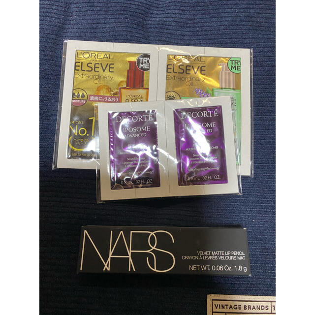 NARS(ナーズ)のVOCE付録　NARSベルベットマットリップペンシル　2488N コスメ/美容のベースメイク/化粧品(口紅)の商品写真