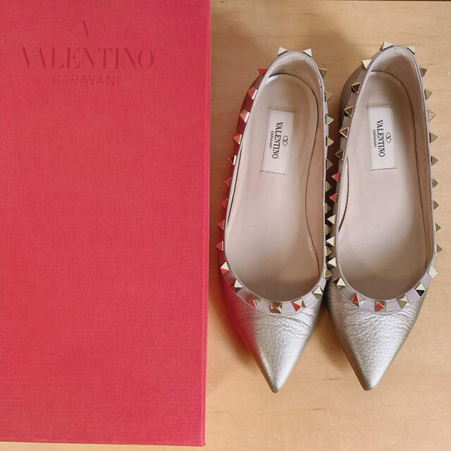 VALENTINO ヴァレンティノ ロックスタッズ バレリーナ 35 レディースの靴/シューズ(バレエシューズ)の商品写真