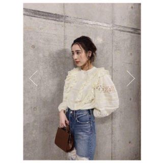 マウジー(moussy)のmoussy マウジー　COTTON LACE RUFFLE ブラウス(シャツ/ブラウス(長袖/七分))