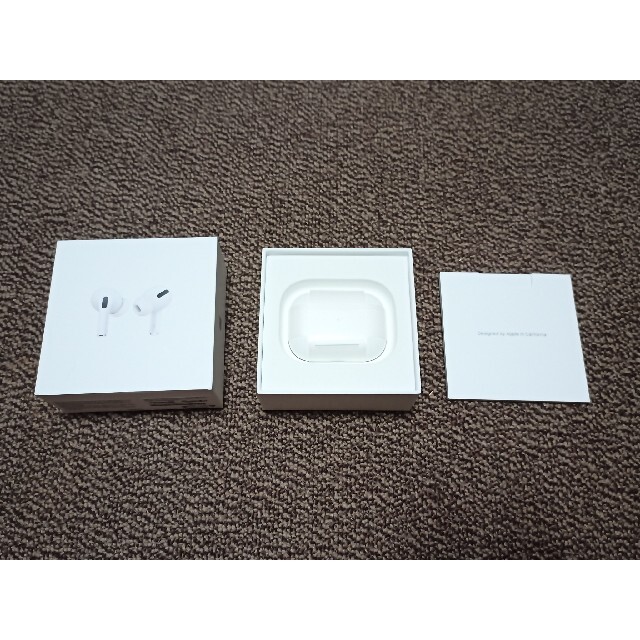 Apple(アップル)の【中古美品】Apple AirPods Pro スマホ/家電/カメラのオーディオ機器(ヘッドフォン/イヤフォン)の商品写真